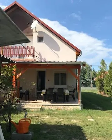 Lukacs Nyaralohaz Feriehus Balatonfenyves