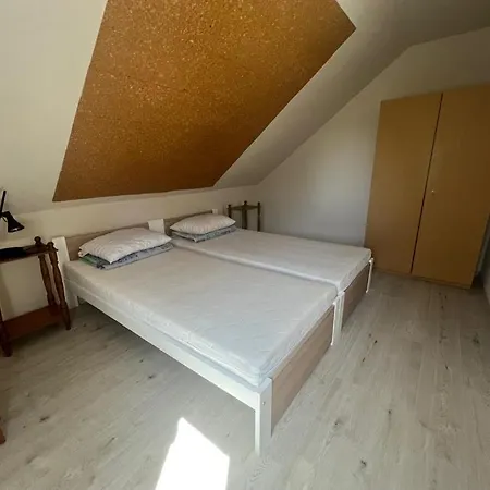 Lukacs Nyaralohaz Balatonfenyves