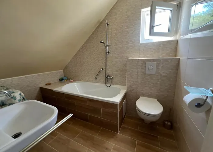 Lukacs Nyaralohaz Holiday home Balatonfenyves